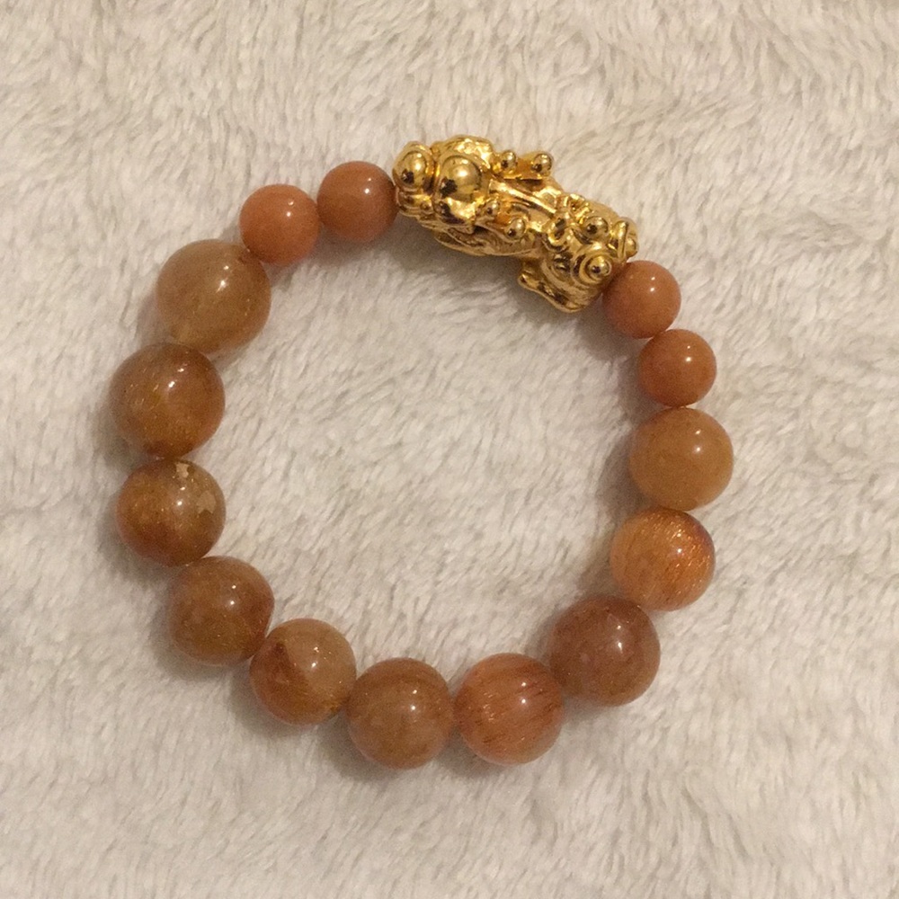 Rutilated quataz gemstone bacelet